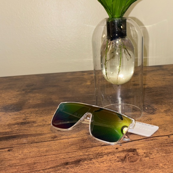 West Loop Mirrored Polarized Sunglasses - Picture 8 of 13